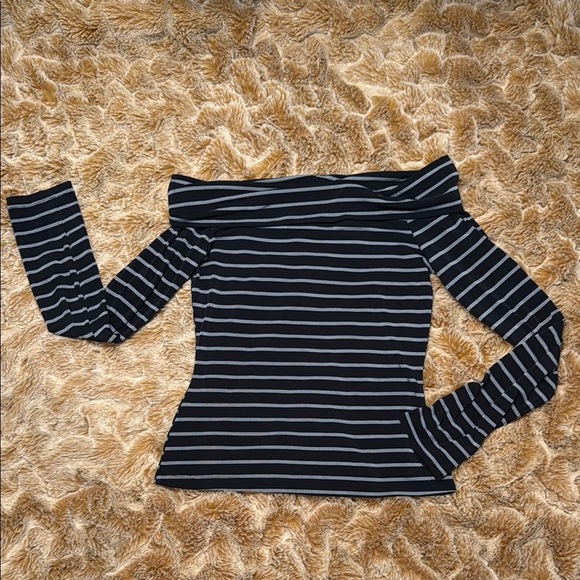 Blu Heaven Black and White Striped Off-Shoulder Top size M - Picture 1 of 7